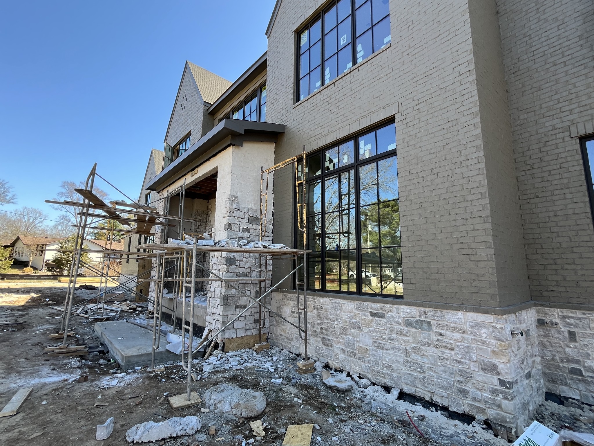 404 Cornwall Dr