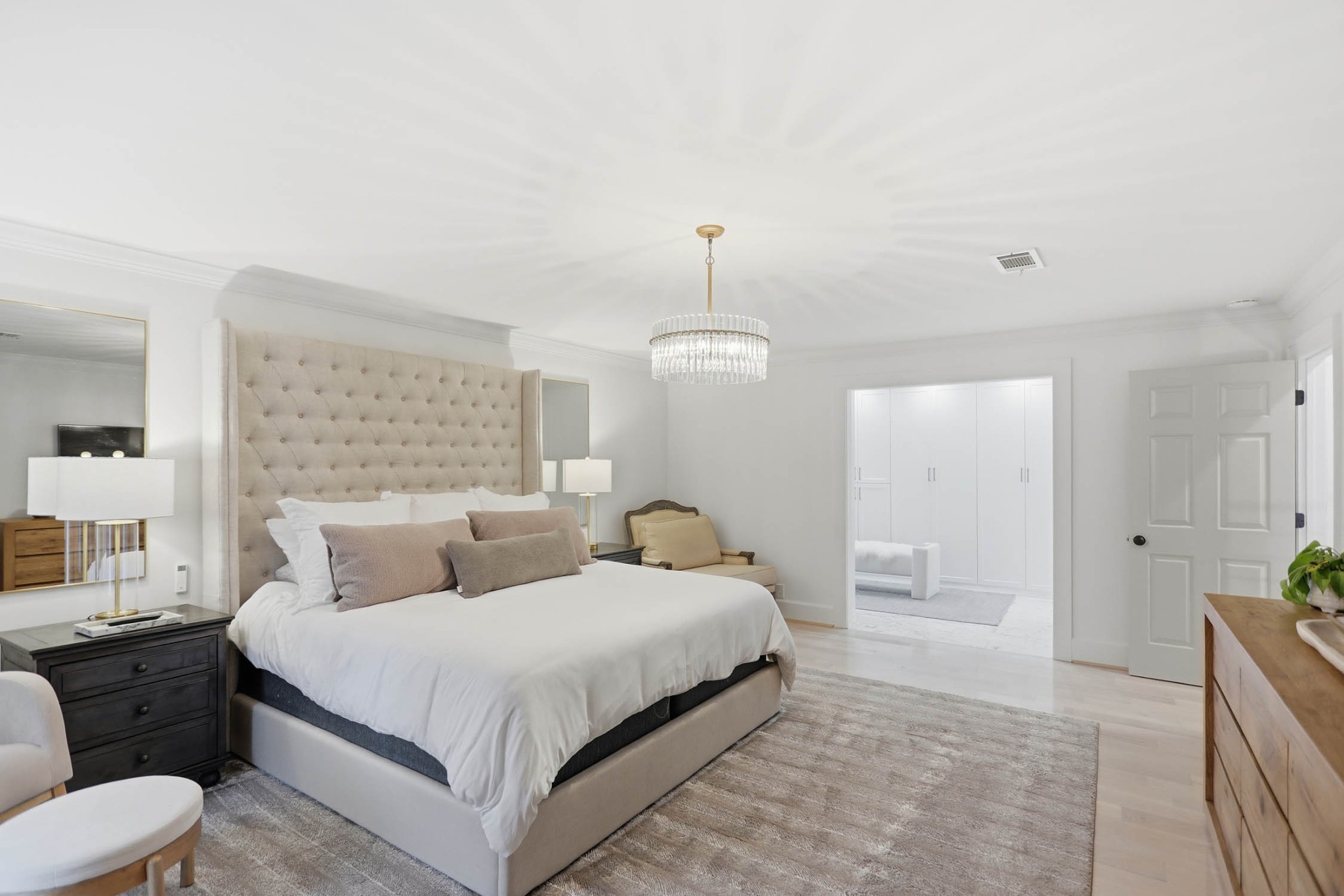 107 Chatsworth Dr