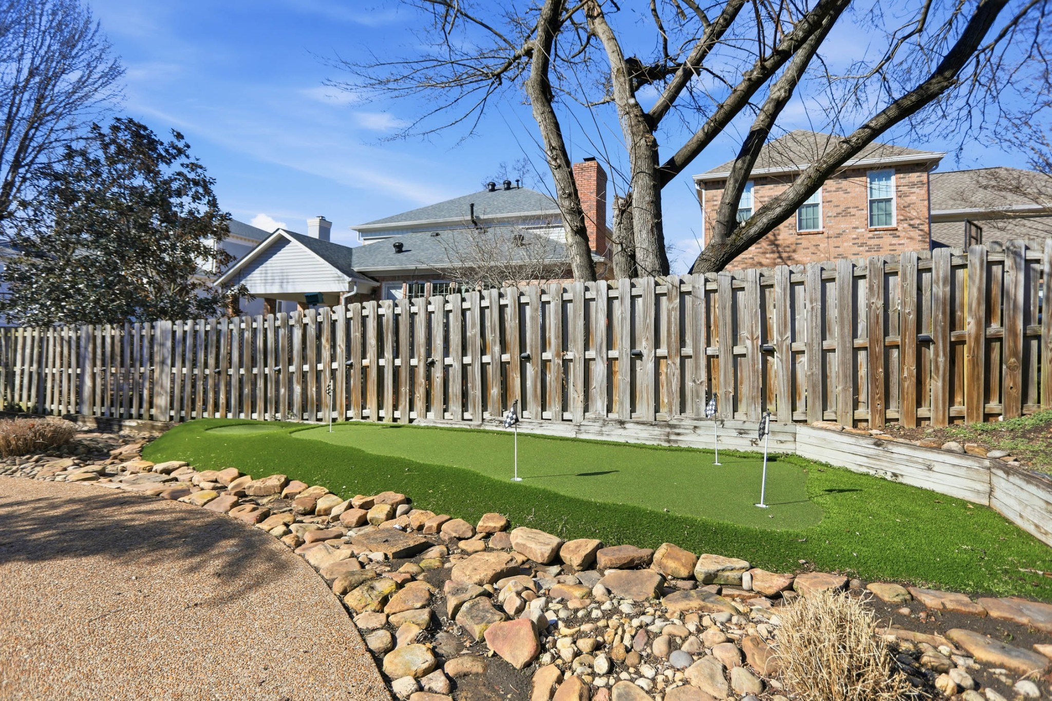 107 Chatsworth Dr