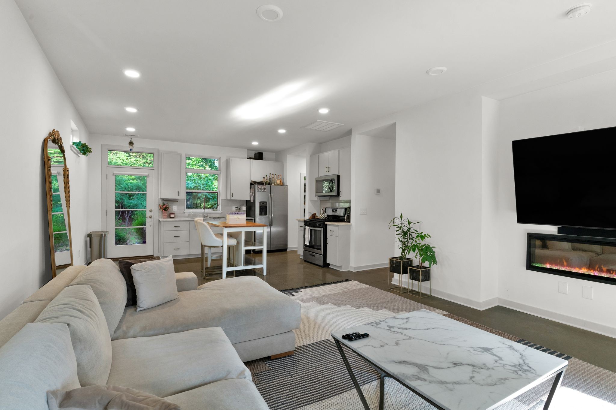 2522 Colbert Dr