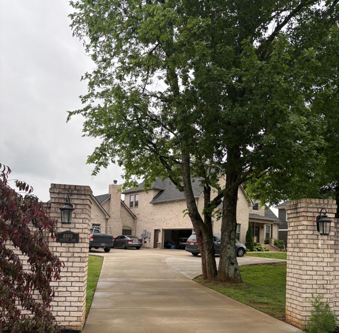 4999 Crescent Ln