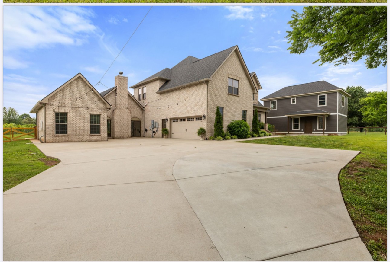 4999 Crescent Ln