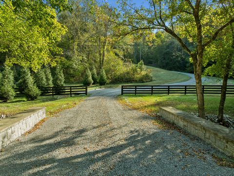 6017 Russell Ridge Ln Franklin TN 37064