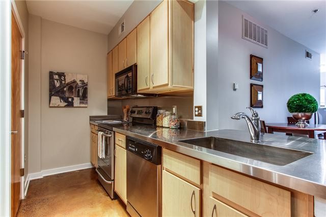 1803 Broadway 213