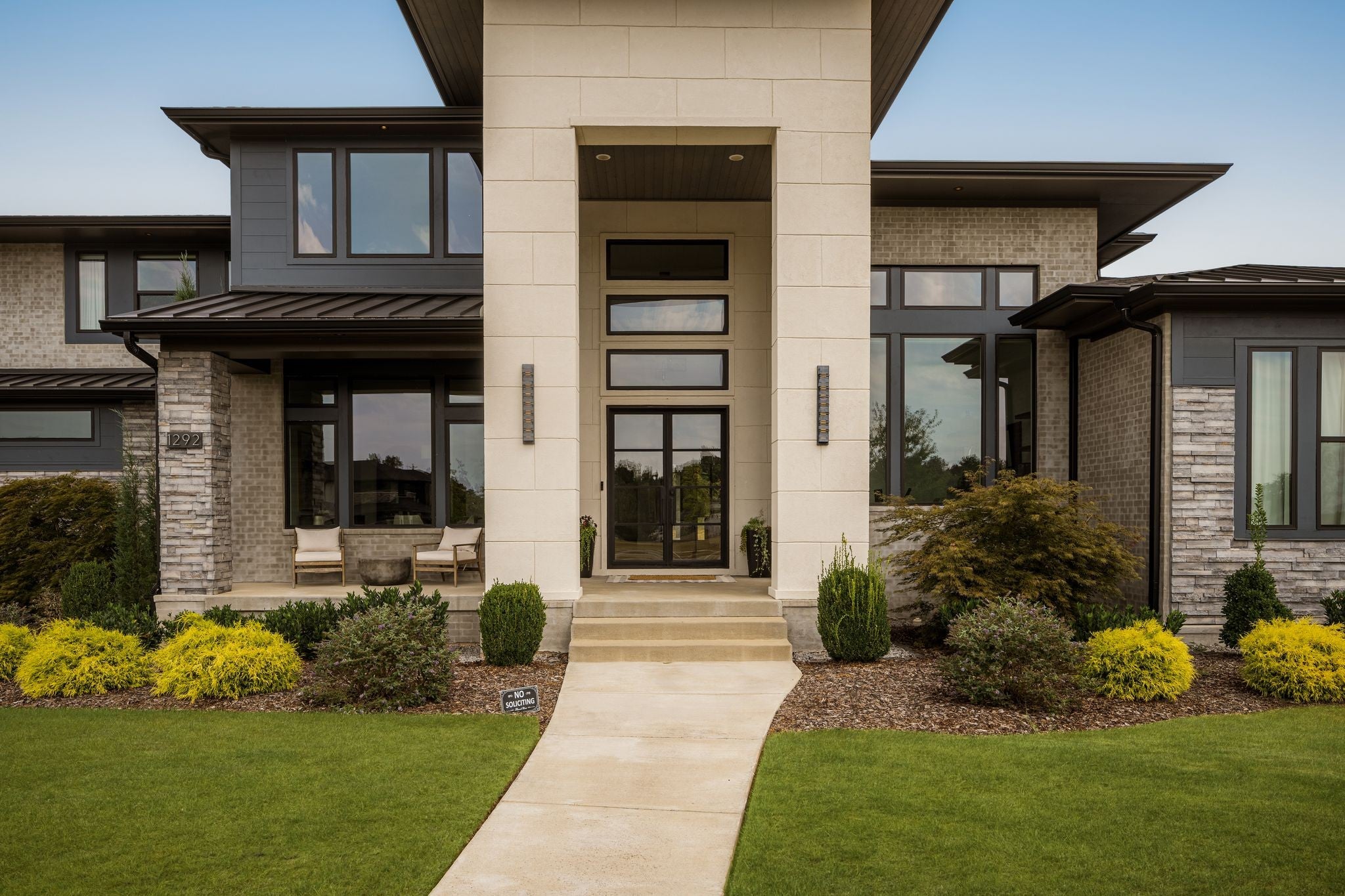 1292 Broad Oaks Dr