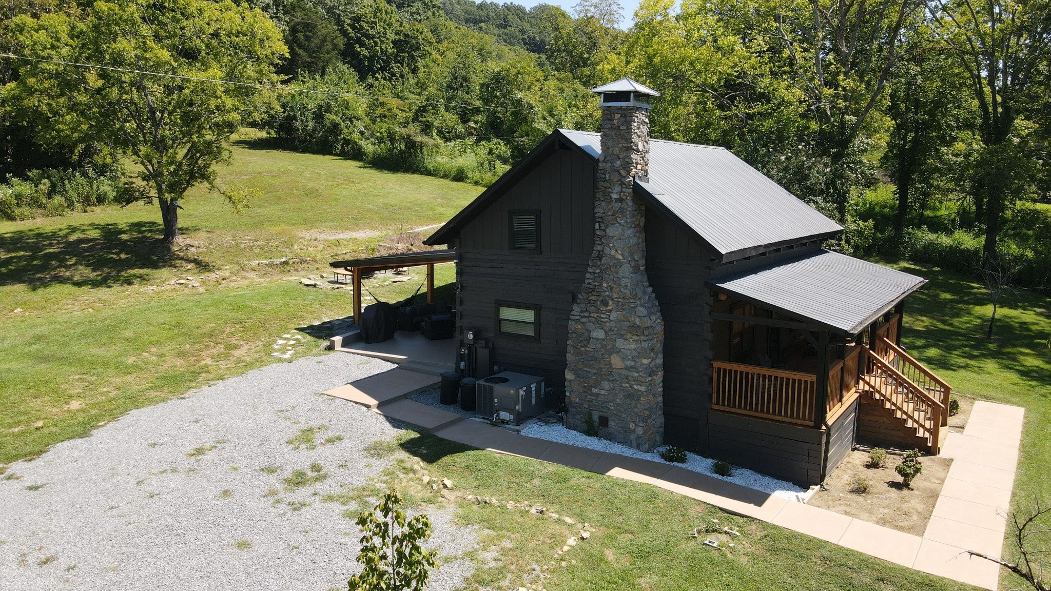 648 Cummings Ln