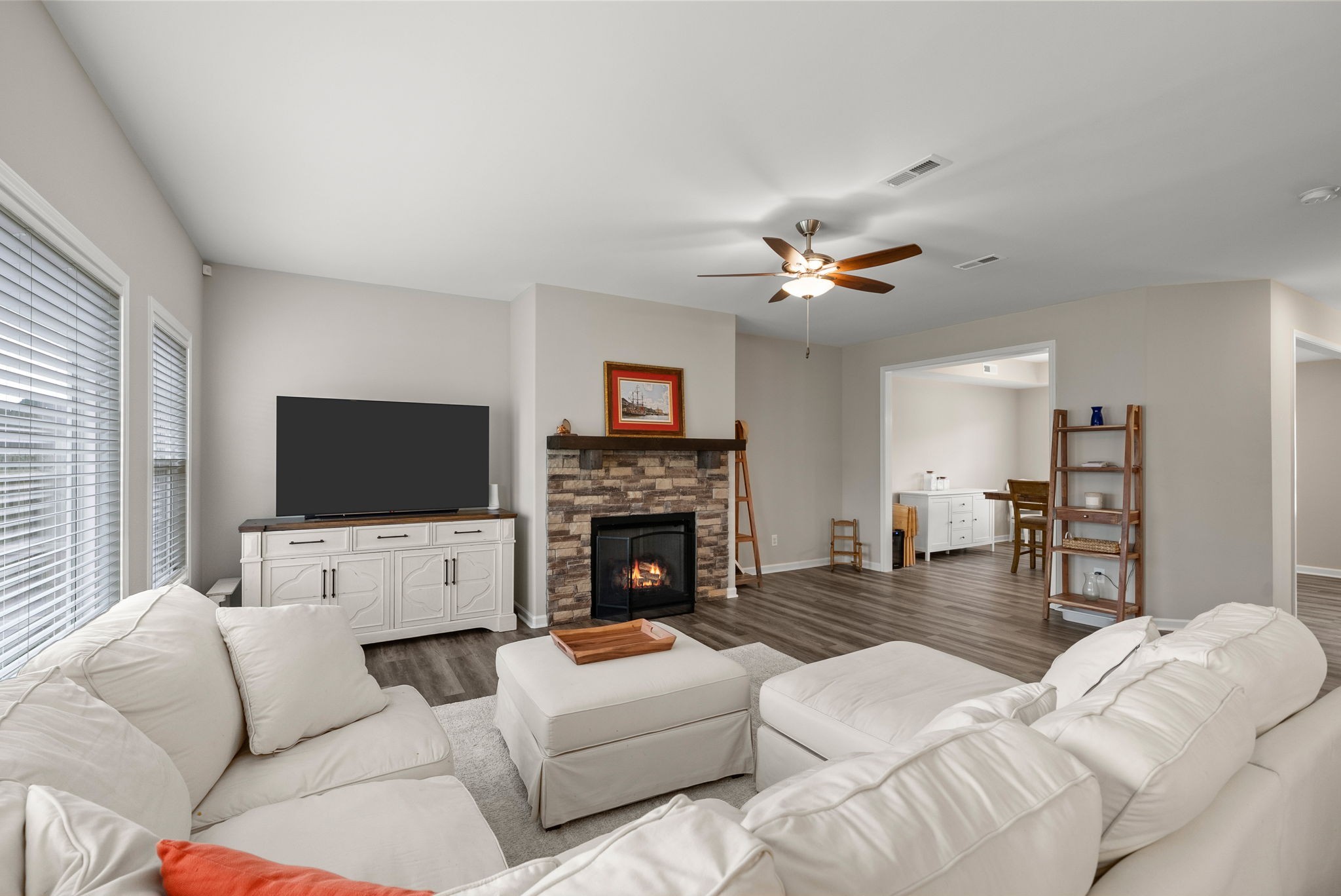 1429 Kingbird Dr