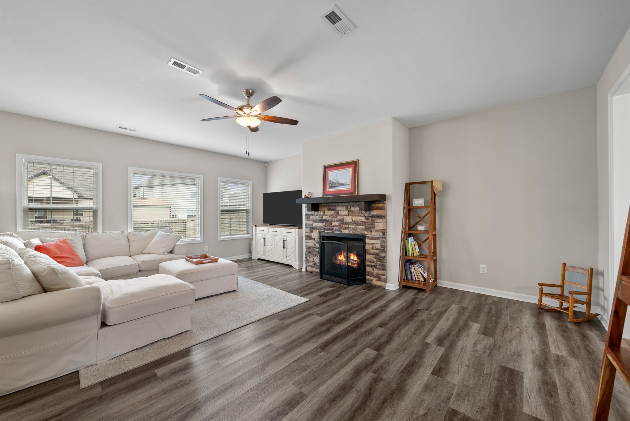 1429 Kingbird Dr