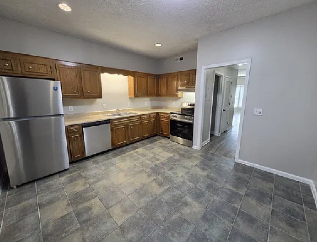 2-bed home for sale in Nashville, TN 37214, 301 Hickory Pl 301 Hickory Pl, Nashville TN 37214 2-bed home, photo 5 of 14