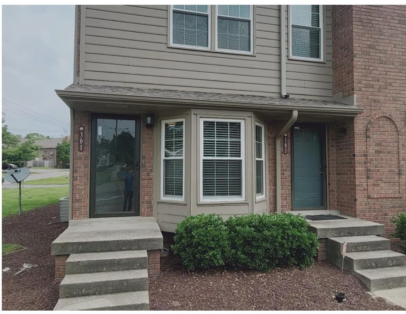 2.0-bed rental at 301 Hickory Pl