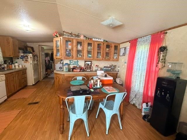 80 HIDEAWAY CV