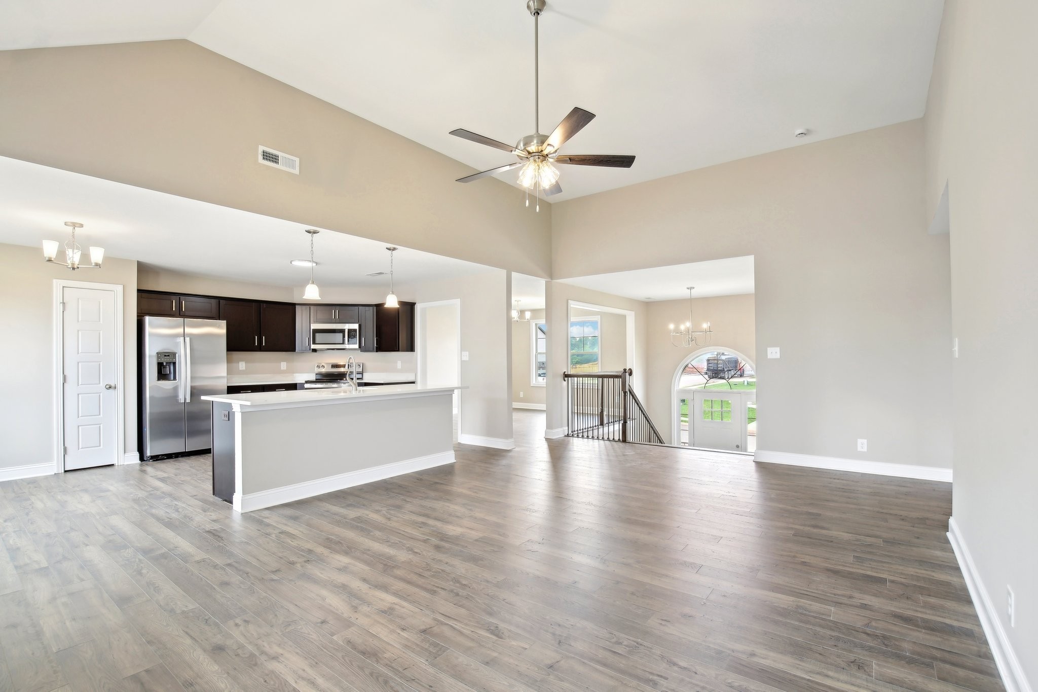 Clarksville, Tennessee 37040, United States, 5 Bedrooms Bedrooms, ,3 BathroomsBathrooms,Residential,Active,210146