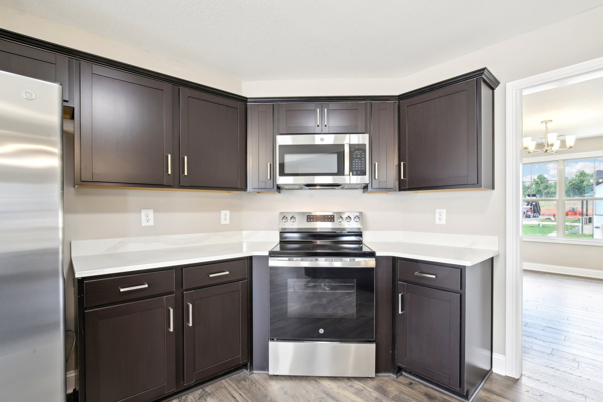 Clarksville, Tennessee 37040, United States, 5 Bedrooms Bedrooms, ,3 BathroomsBathrooms,Residential,Active,210146