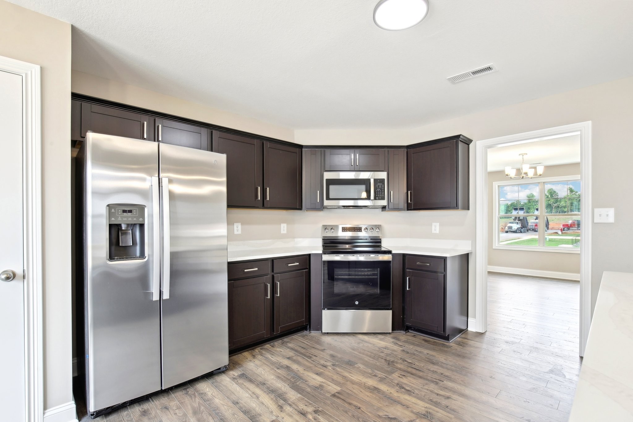 Clarksville, Tennessee 37040, United States, 5 Bedrooms Bedrooms, ,3 BathroomsBathrooms,Residential,Active,210146