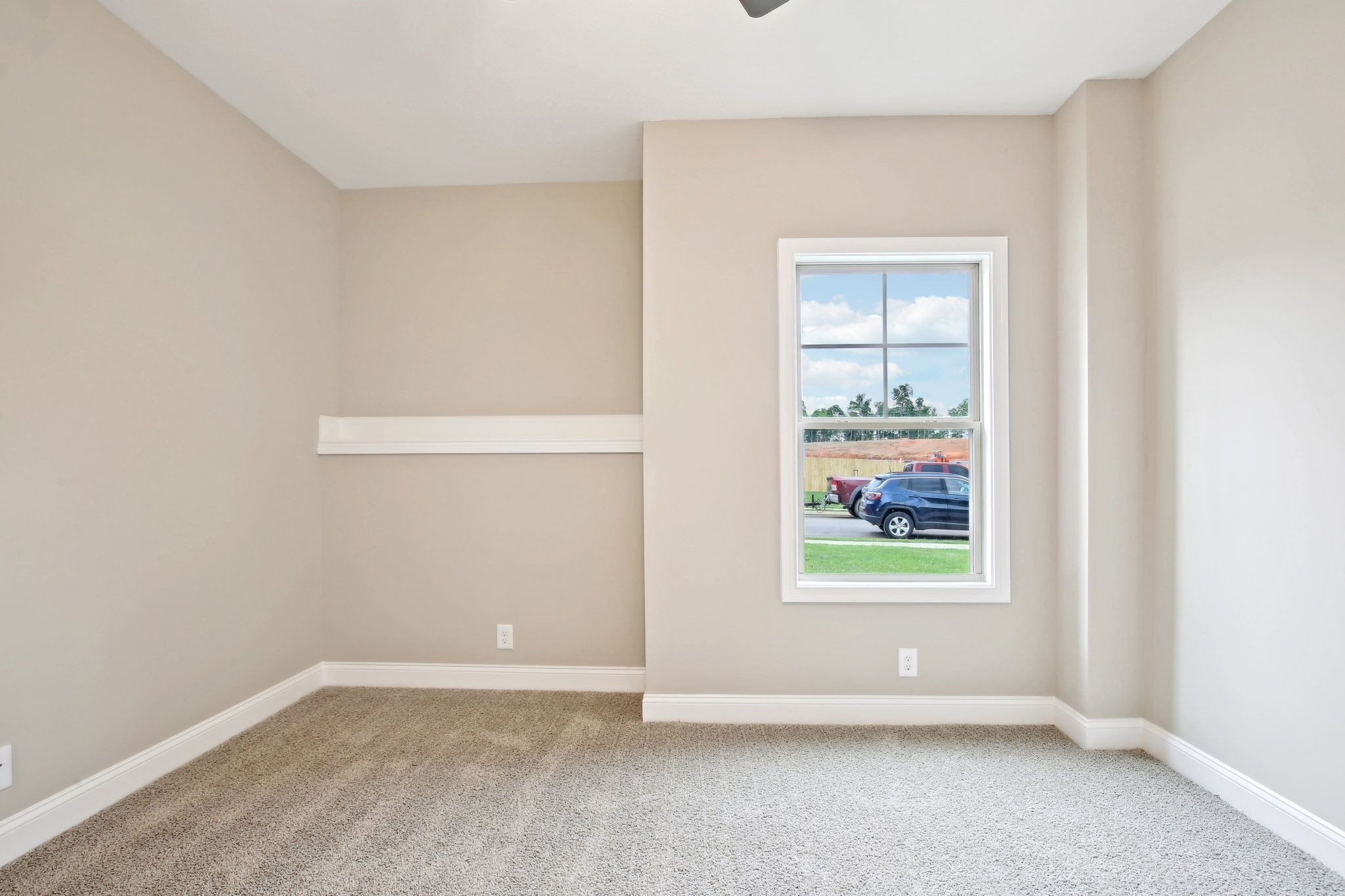 Clarksville, Tennessee 37040, United States, 5 Bedrooms Bedrooms, ,3 BathroomsBathrooms,Residential,Active,210146