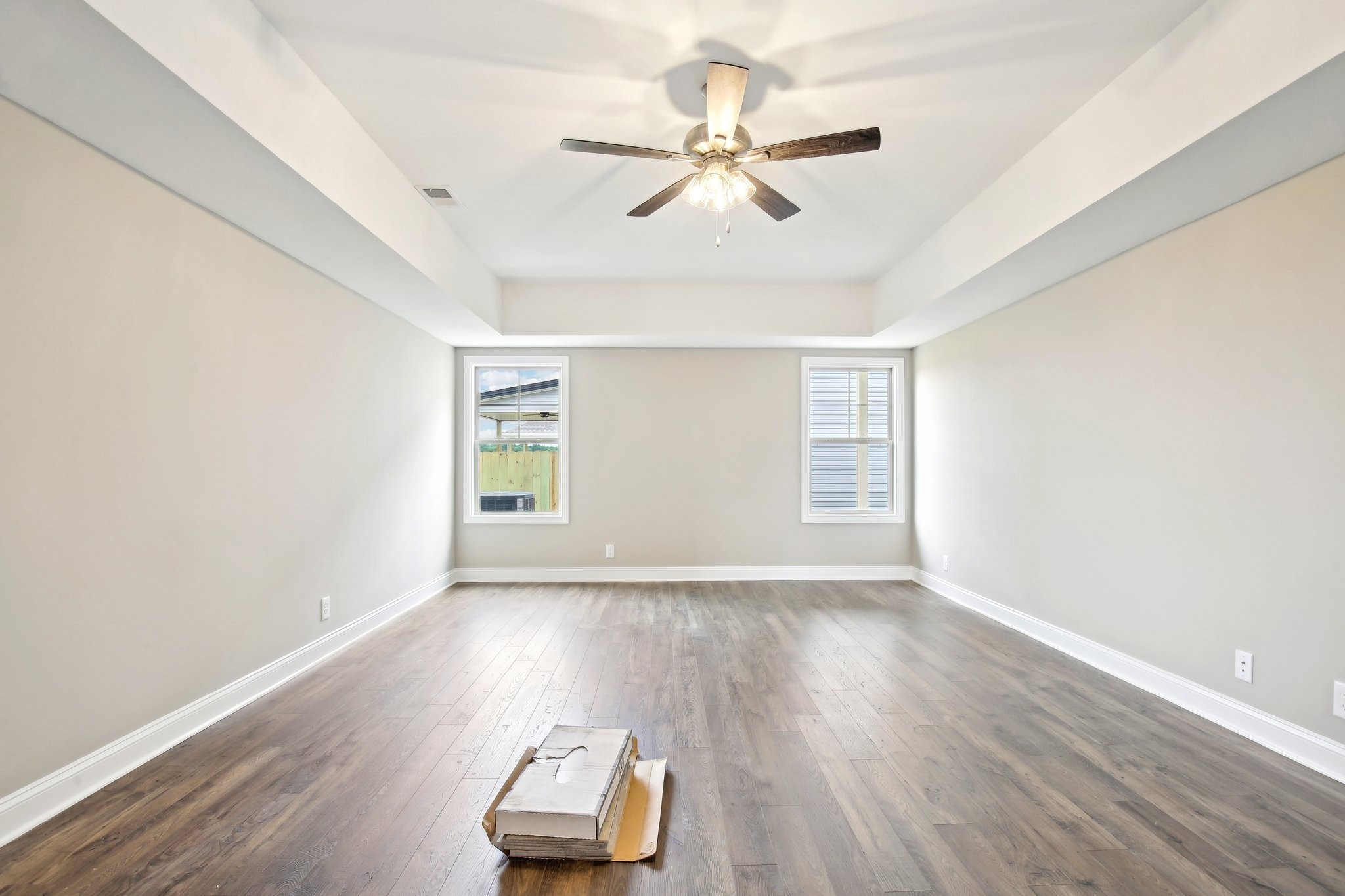 Clarksville, Tennessee 37040, United States, 5 Bedrooms Bedrooms, ,3 BathroomsBathrooms,Residential,Active,210146