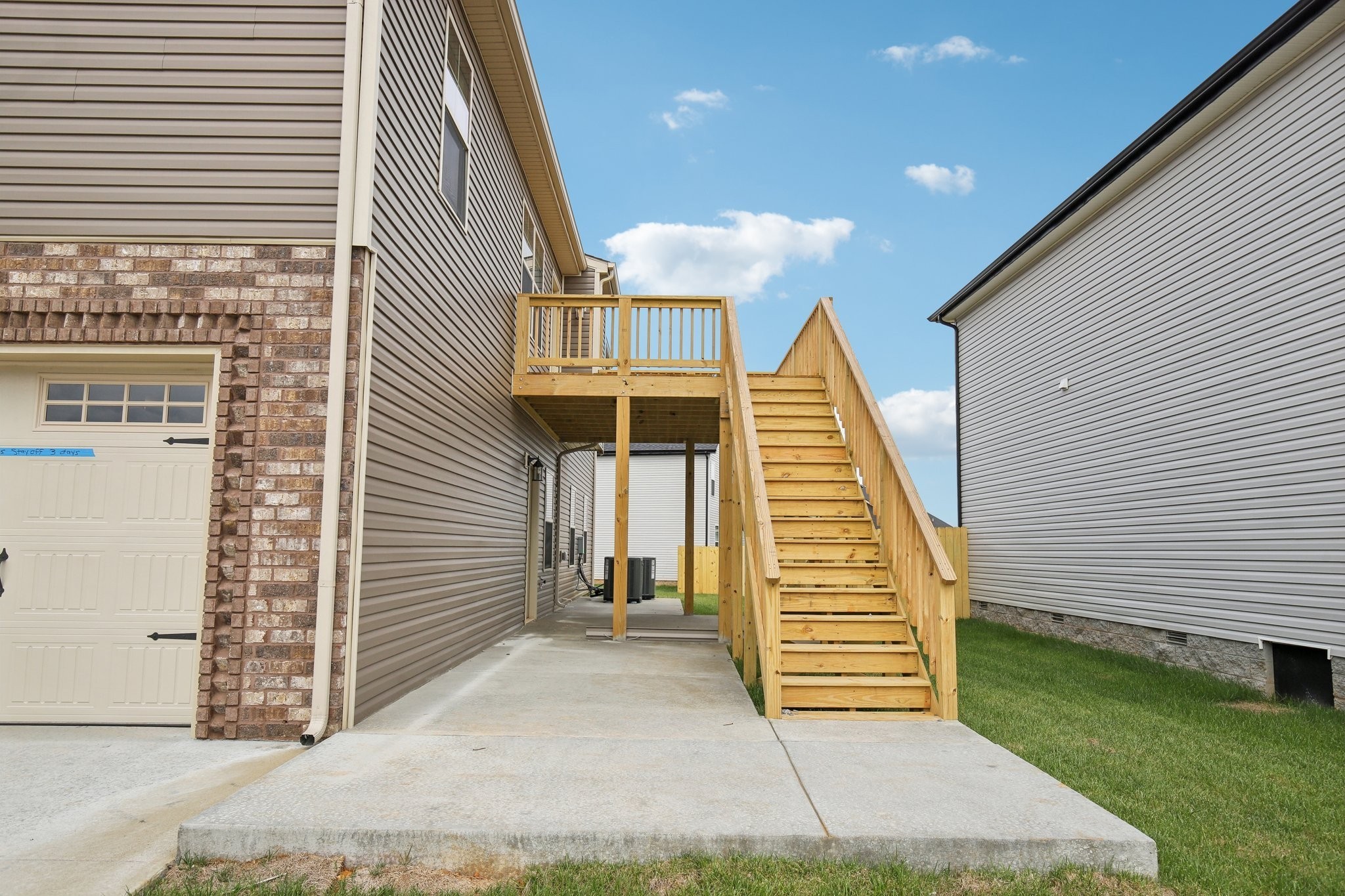 Clarksville, Tennessee 37040, United States, 5 Bedrooms Bedrooms, ,3 BathroomsBathrooms,Residential,Active,210146