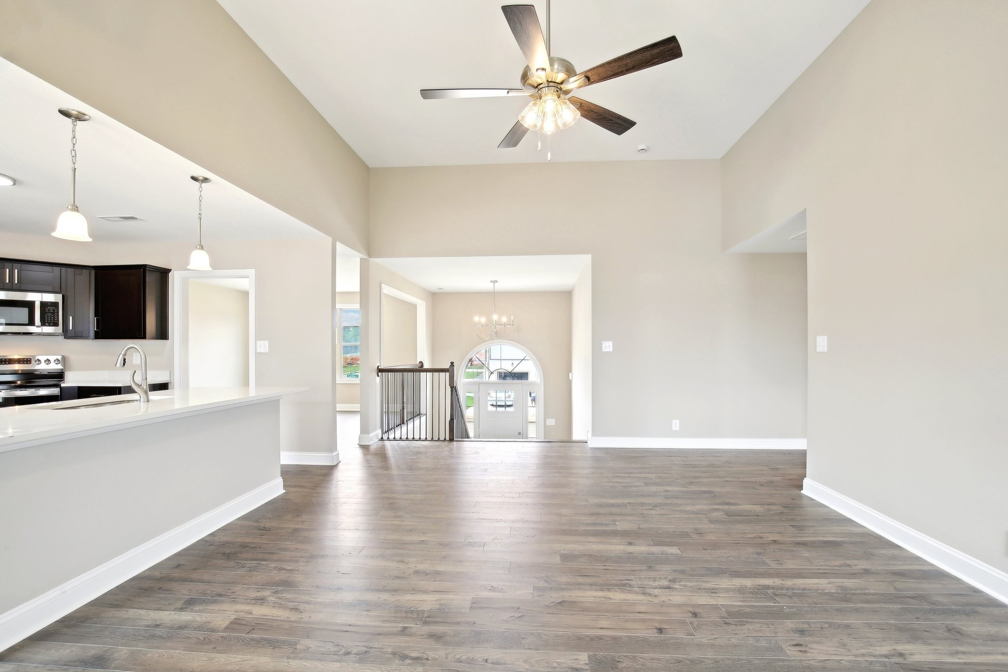 Clarksville, Tennessee 37040, United States, 5 Bedrooms Bedrooms, ,3 BathroomsBathrooms,Residential,Active,210146