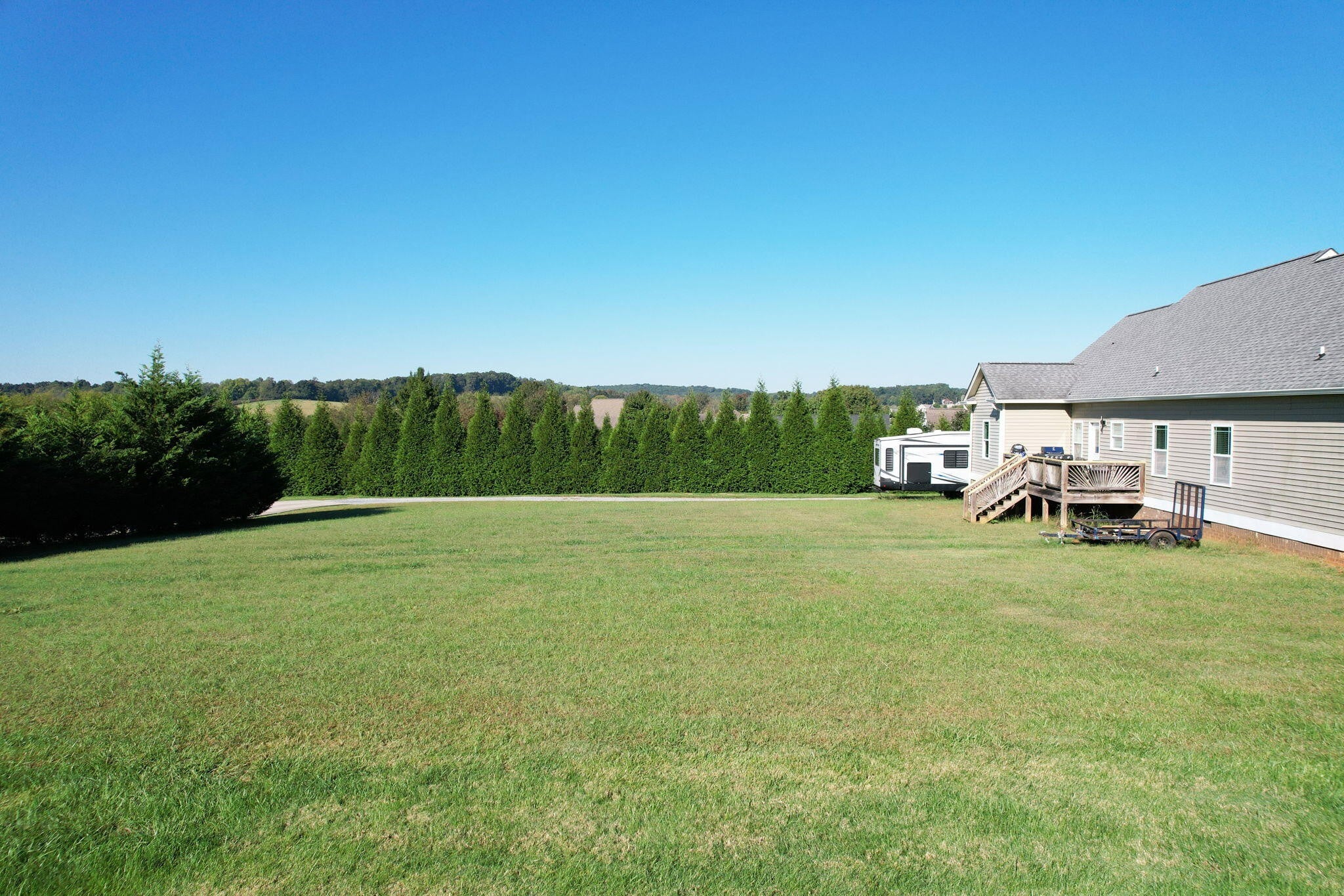 237 Windermere Lane NE