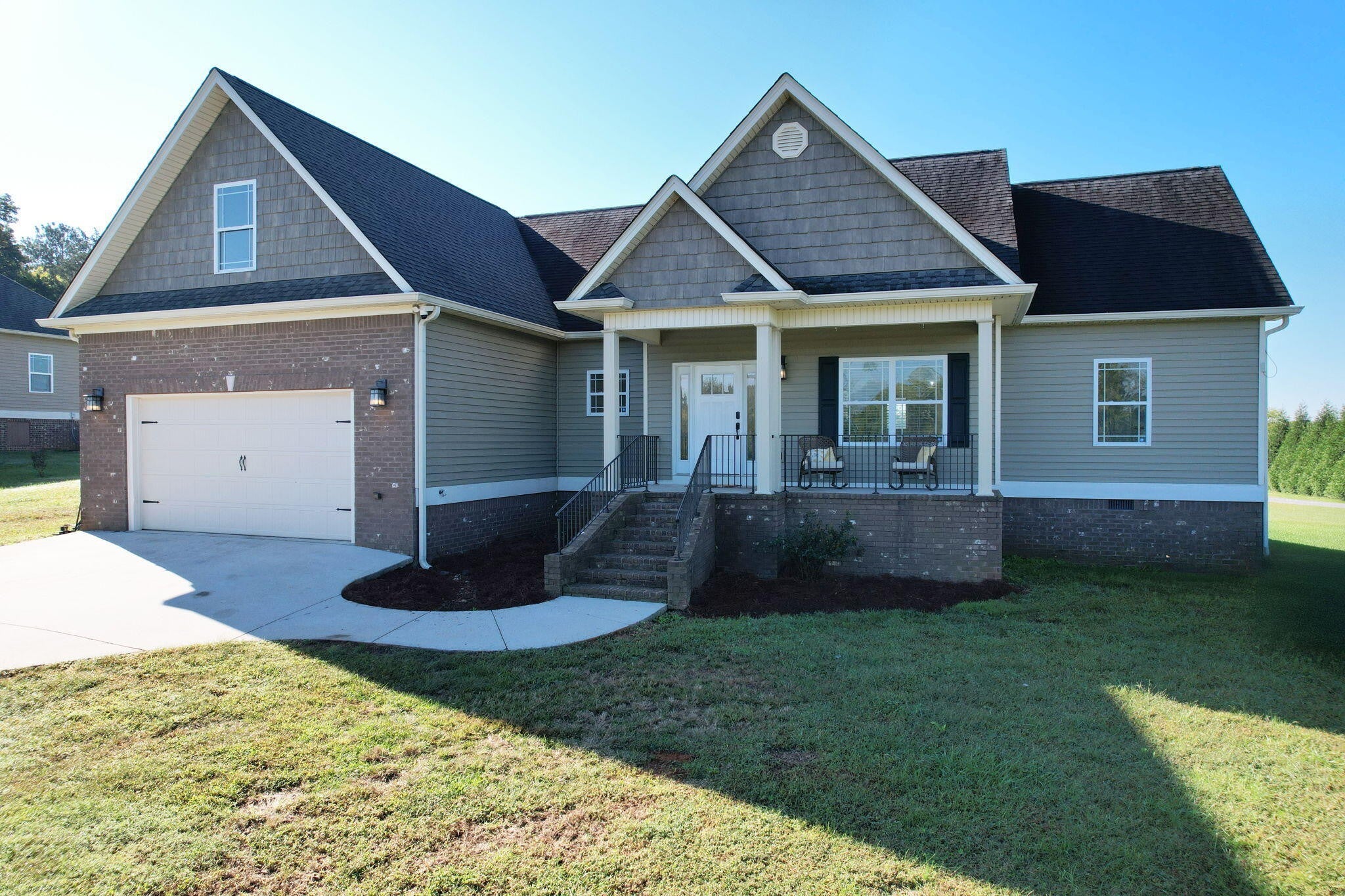 237 Windermere Lane NE