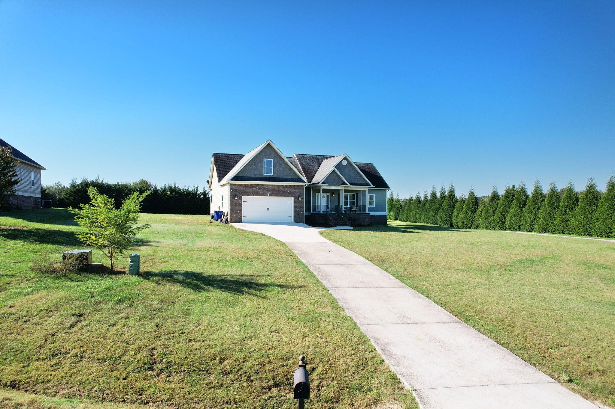 237 Windermere Lane NE