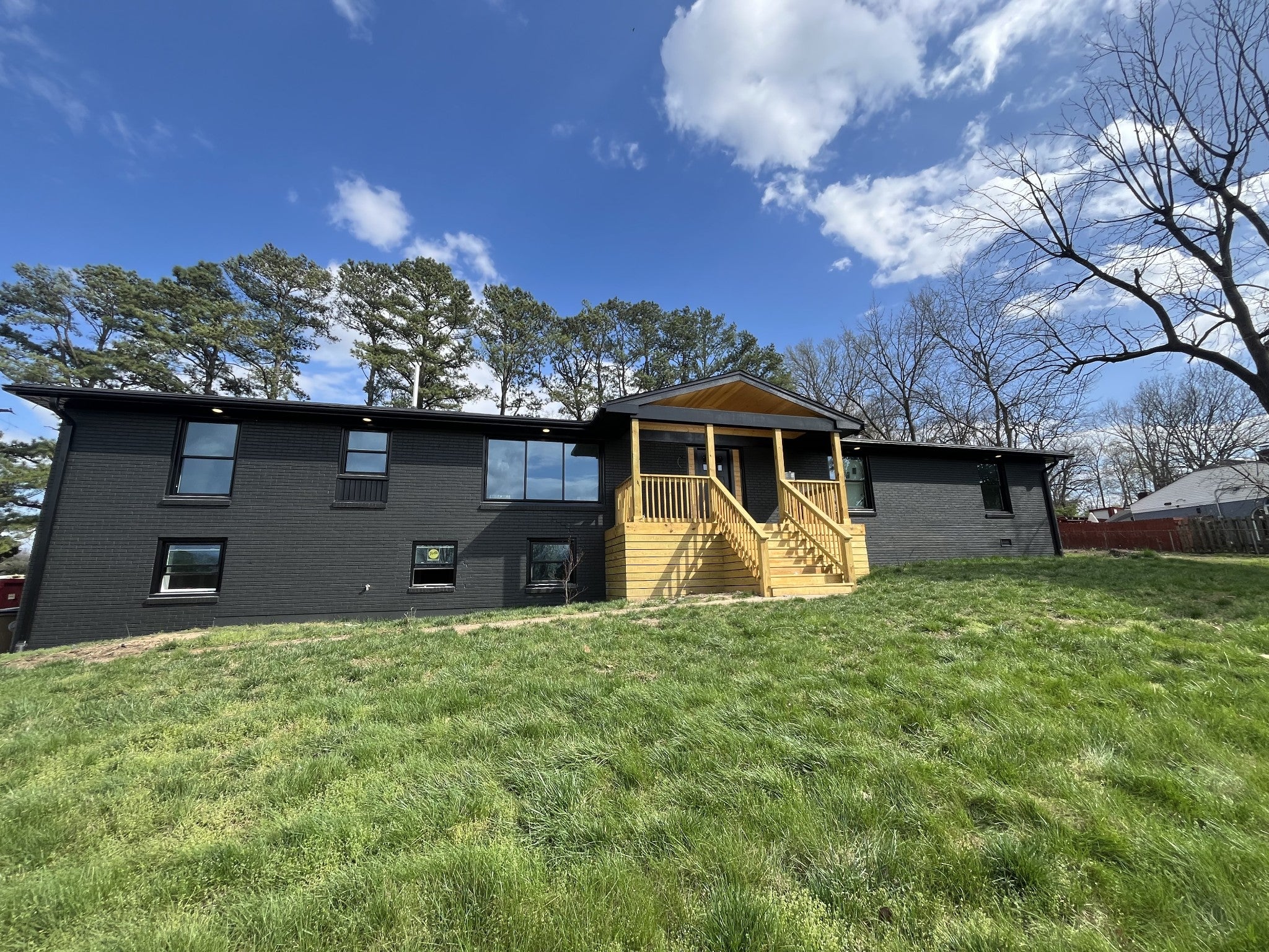 340 Lawndale Dr