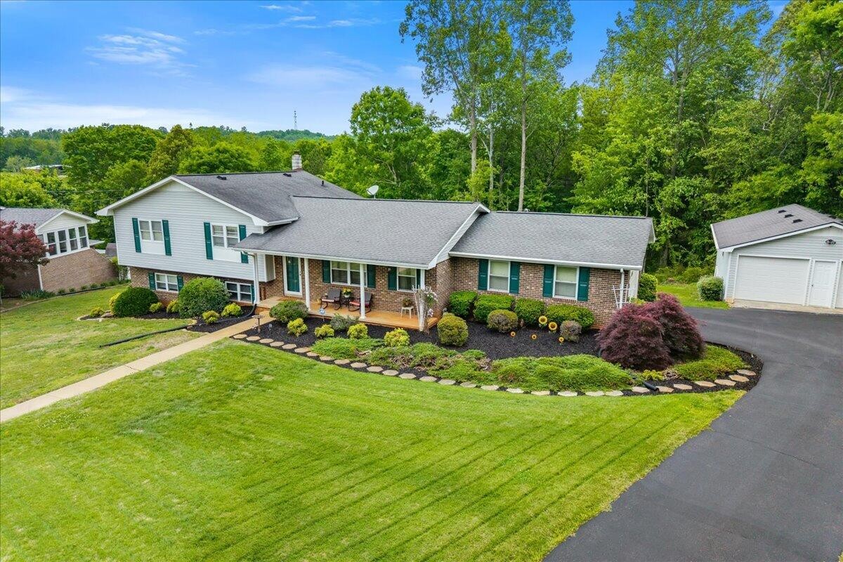 1107 Brentwood Drive
