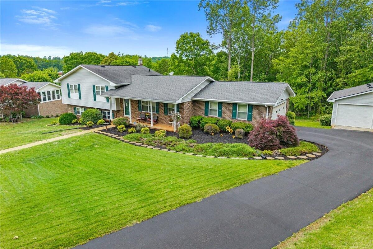 1107 Brentwood Drive