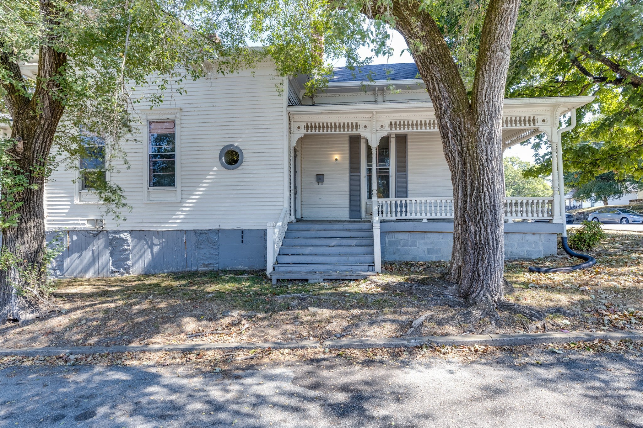 322 W 12th St 4