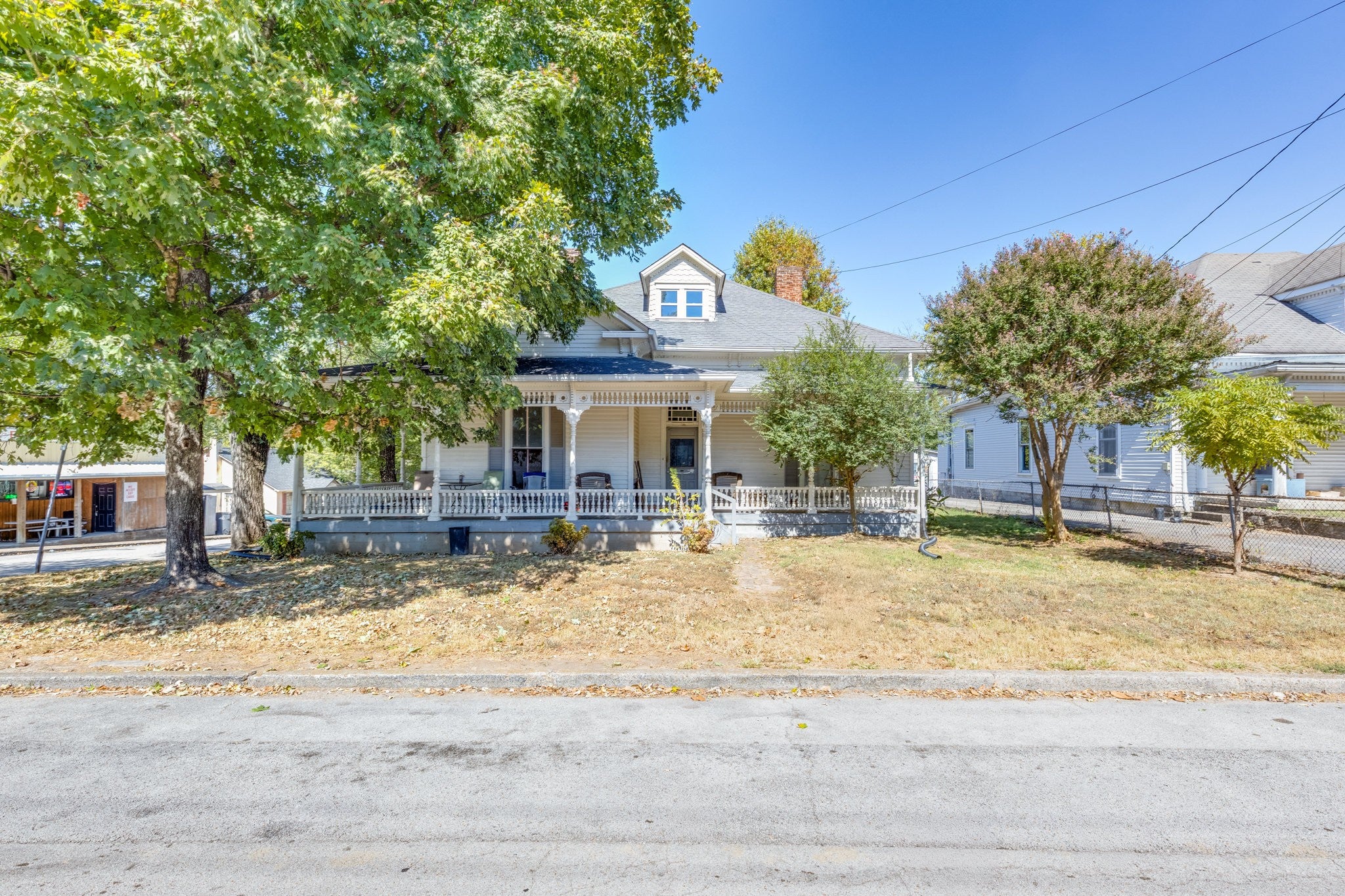 322 W 12th St 4