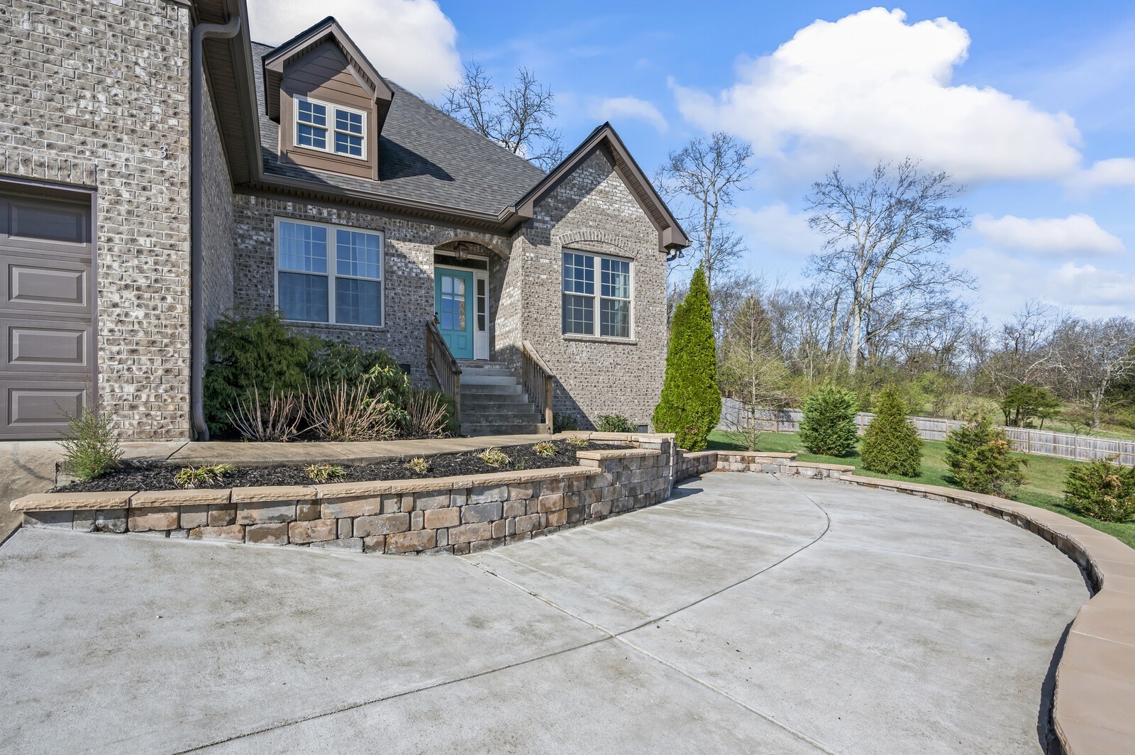 3283 Mecklenburg Dr
