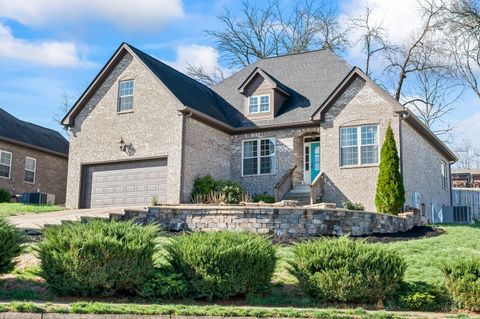 3283 Mecklenburg Dr Columbia TN 38401