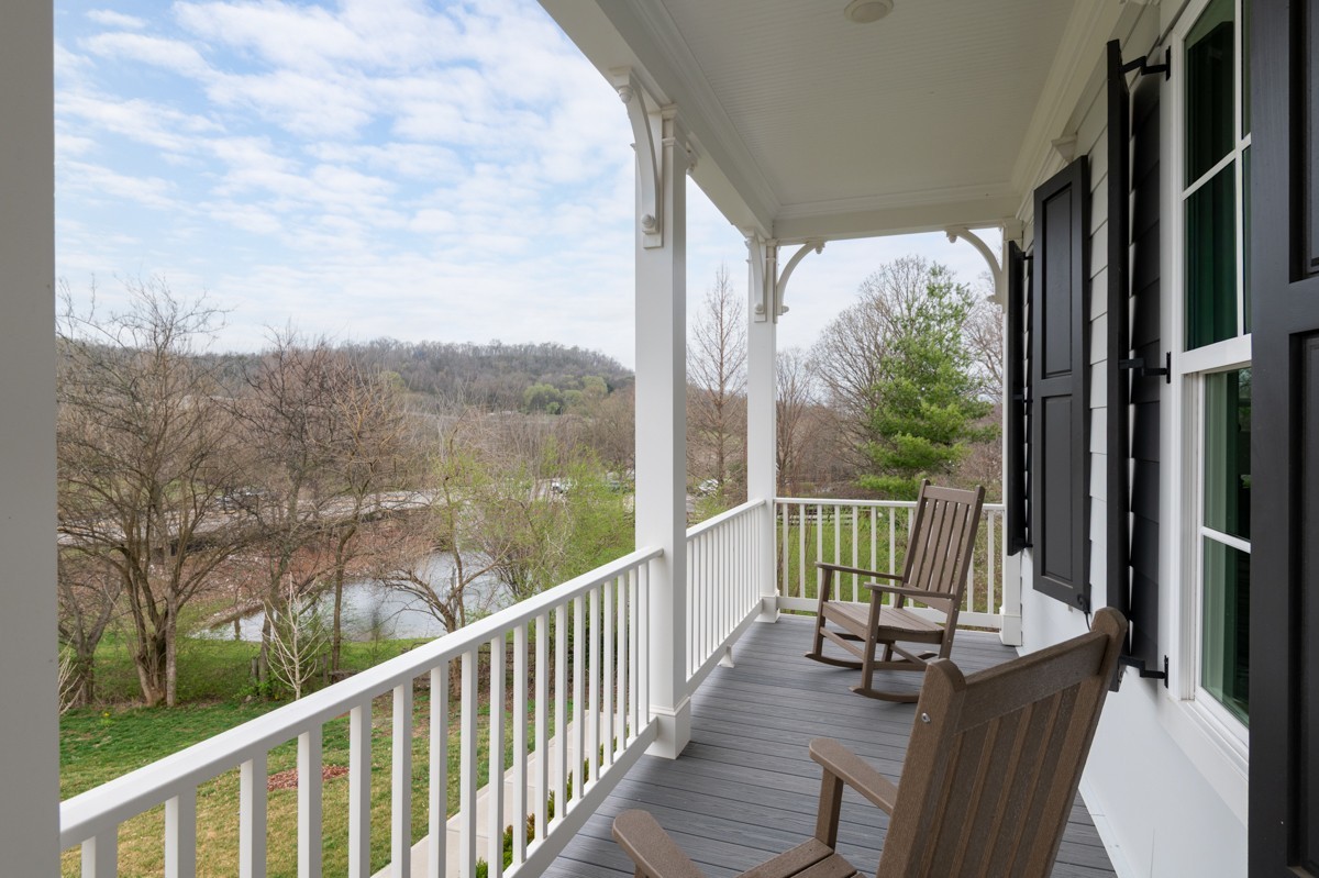 2115 Hollydale Aly
