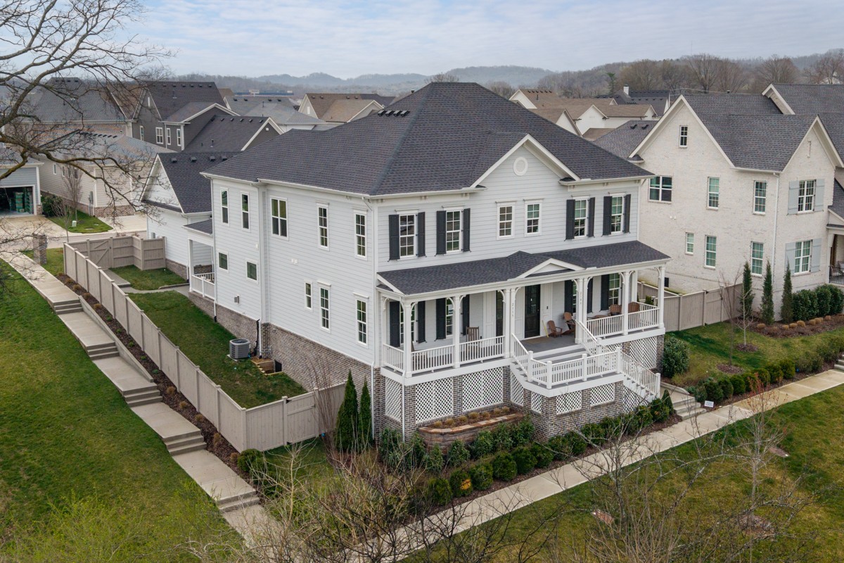 2115 Hollydale Aly