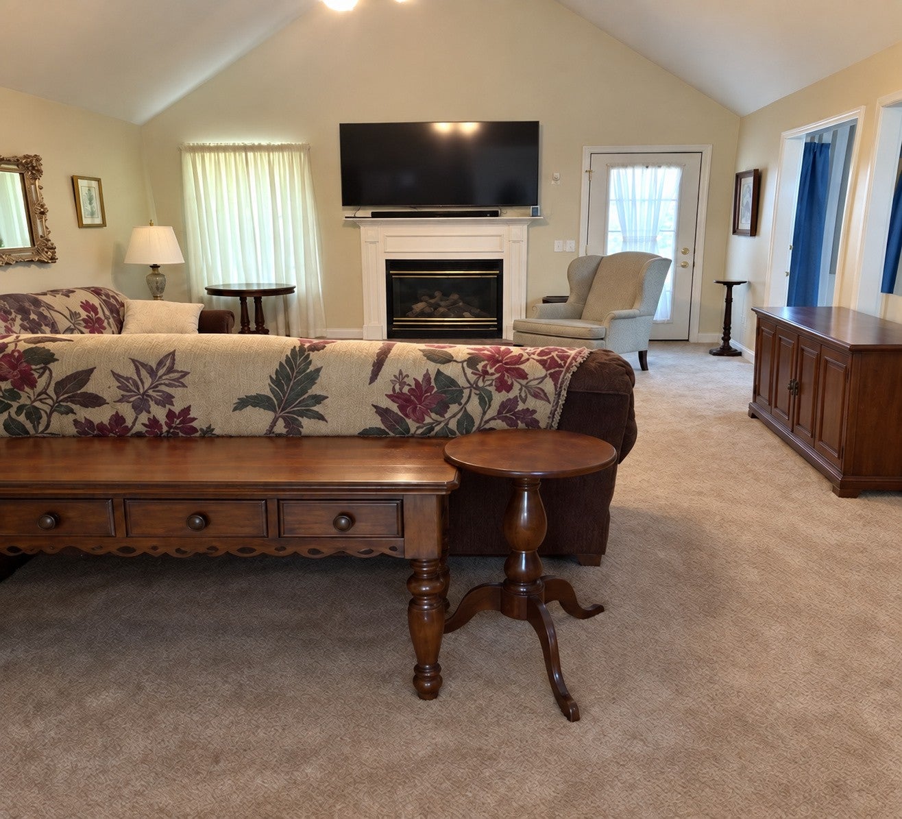 220 Rollingwood Ct