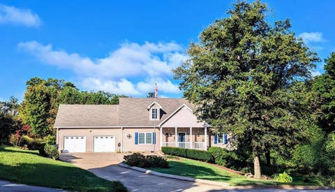 Photo of 109 Eiger Ct, Columbia, TN 38401 (MLS # 3232169)