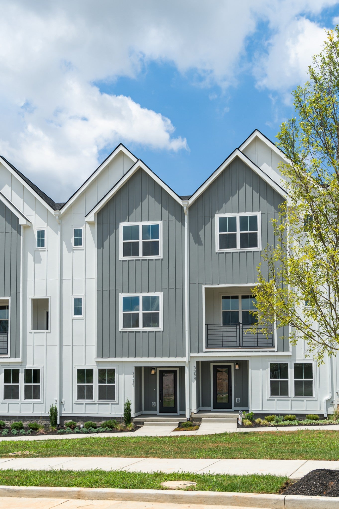 3-bed condo for sale in Nashville, TN 37207, 3214 Conviser Dr 3214 Conviser Dr, Nashville TN 37207 3-bed condo, photo 2 of 16