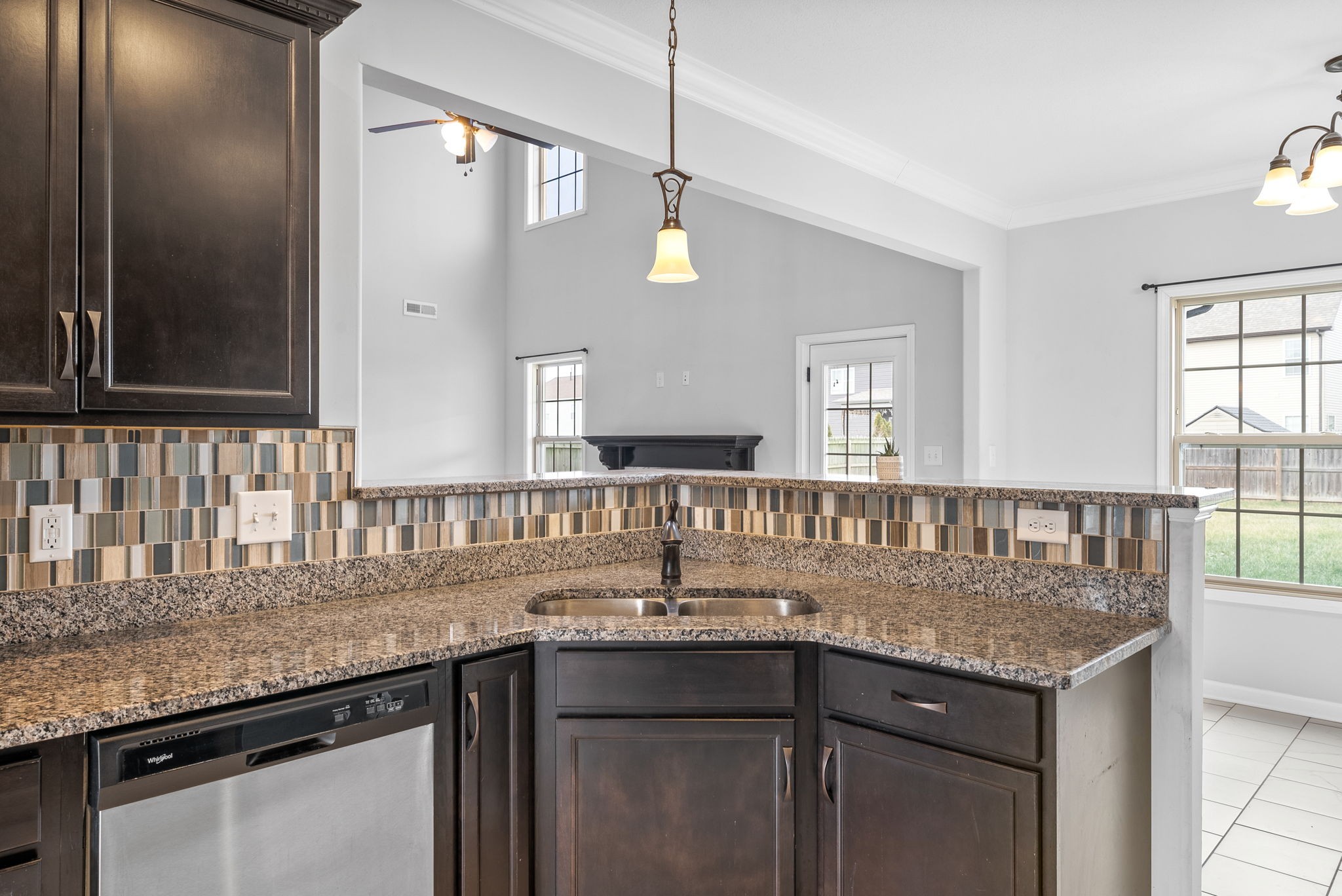 Clarksville, Tennessee 37040, United States, 4 Bedrooms Bedrooms, ,3 BathroomsBathrooms,Residential,Active,90745
