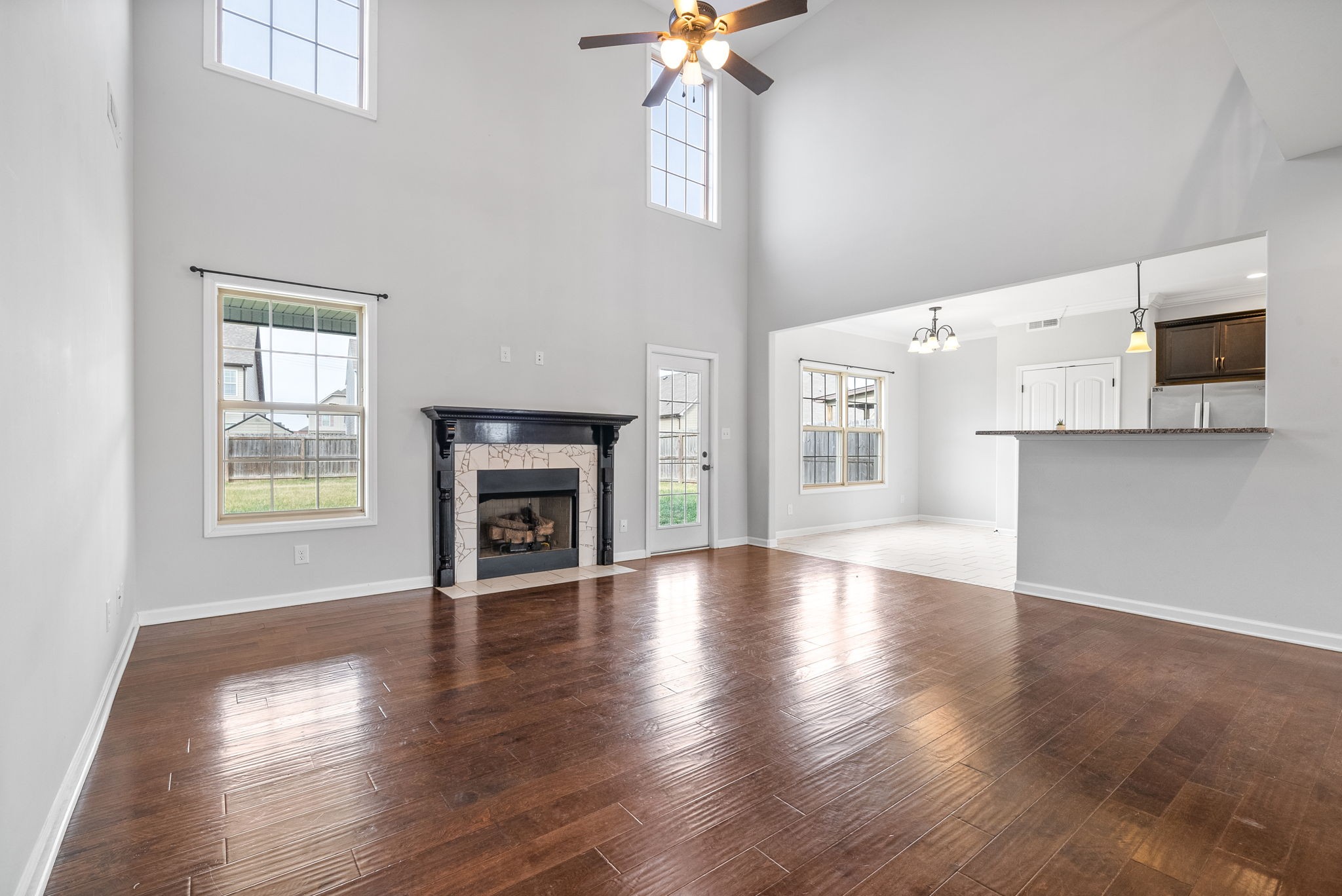 Clarksville, Tennessee 37040, United States, 4 Bedrooms Bedrooms, ,3 BathroomsBathrooms,Residential,Active,90745
