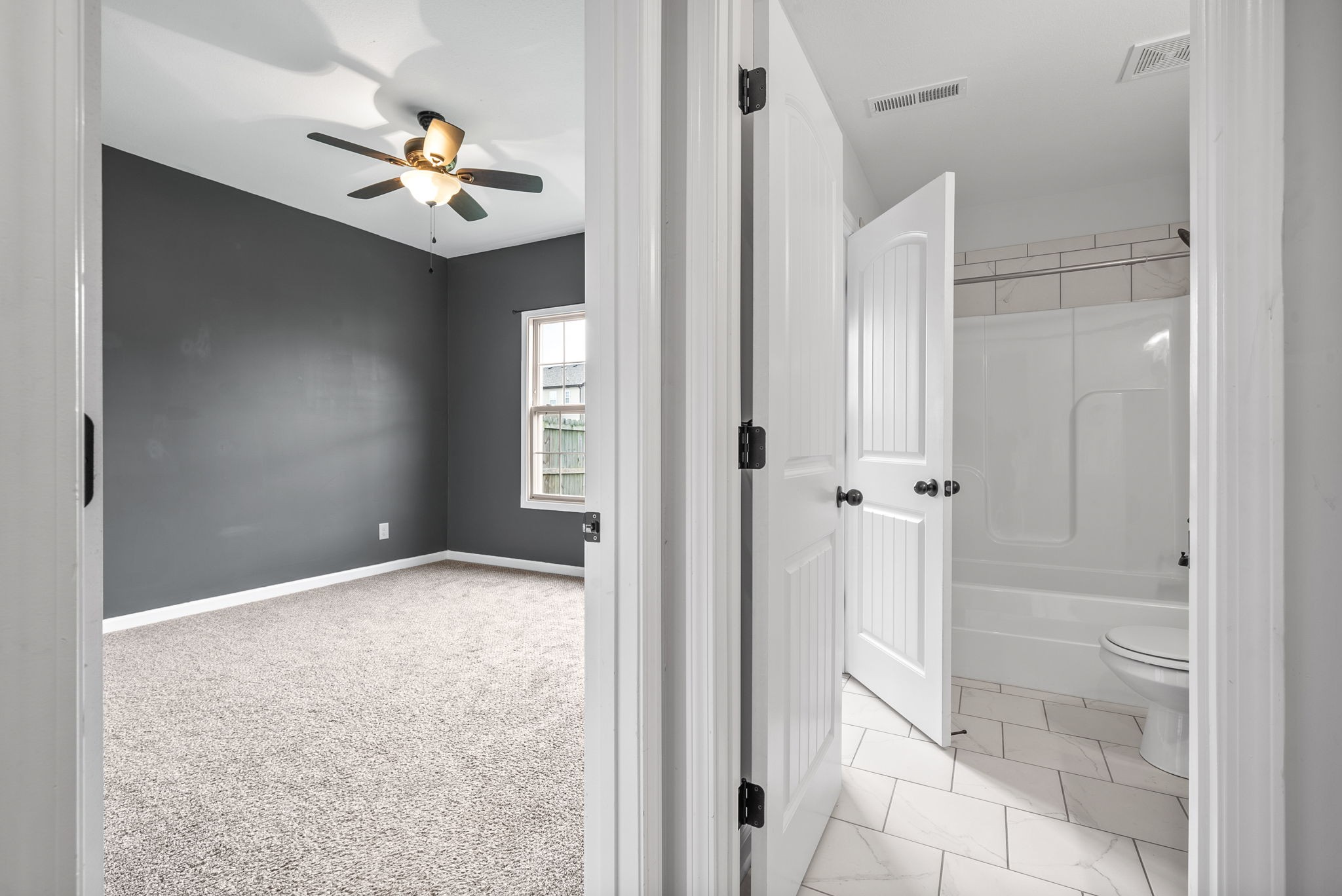 Clarksville, Tennessee 37040, United States, 4 Bedrooms Bedrooms, ,3 BathroomsBathrooms,Residential,Active,90745
