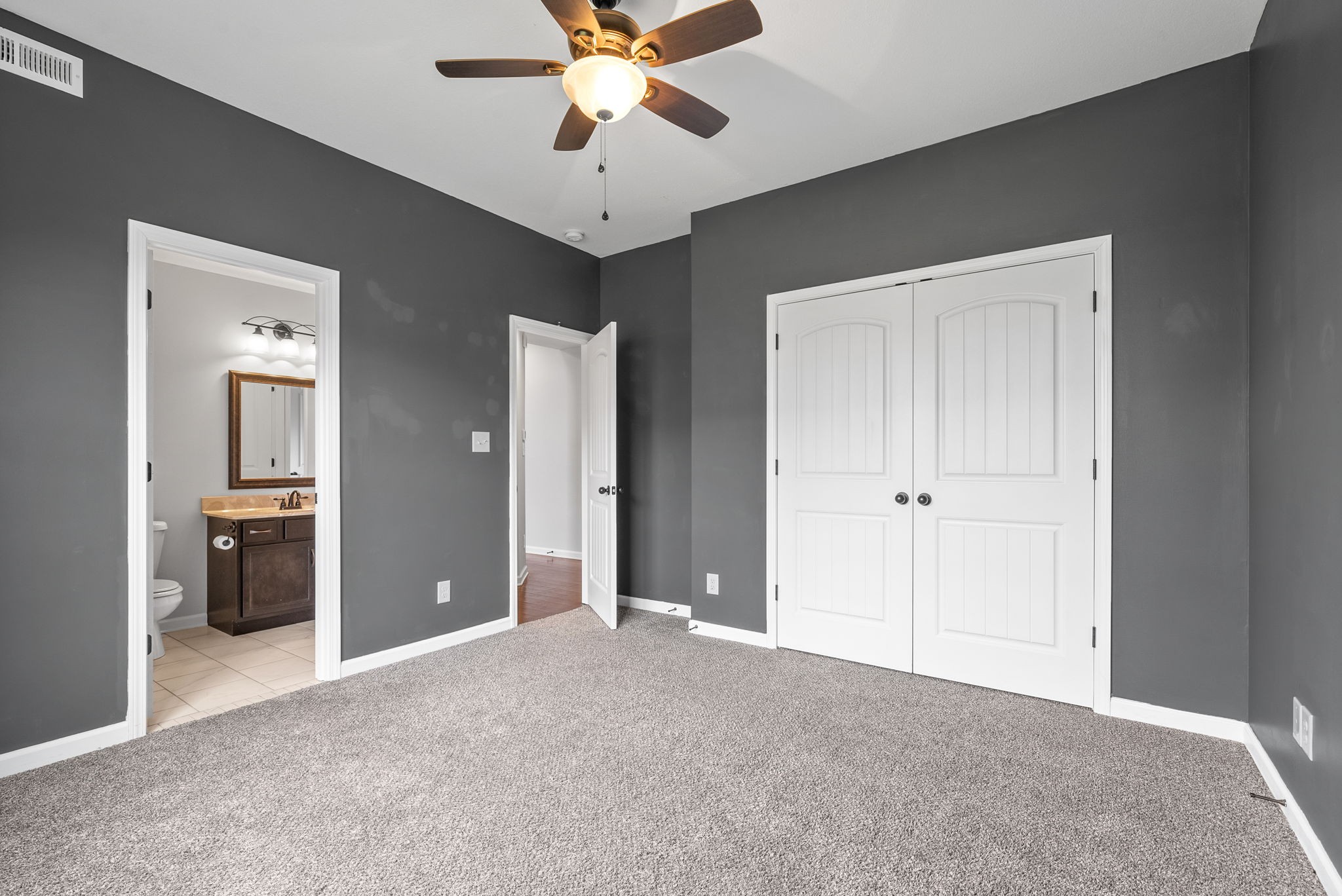 Clarksville, Tennessee 37040, United States, 4 Bedrooms Bedrooms, ,3 BathroomsBathrooms,Residential,Active,90745