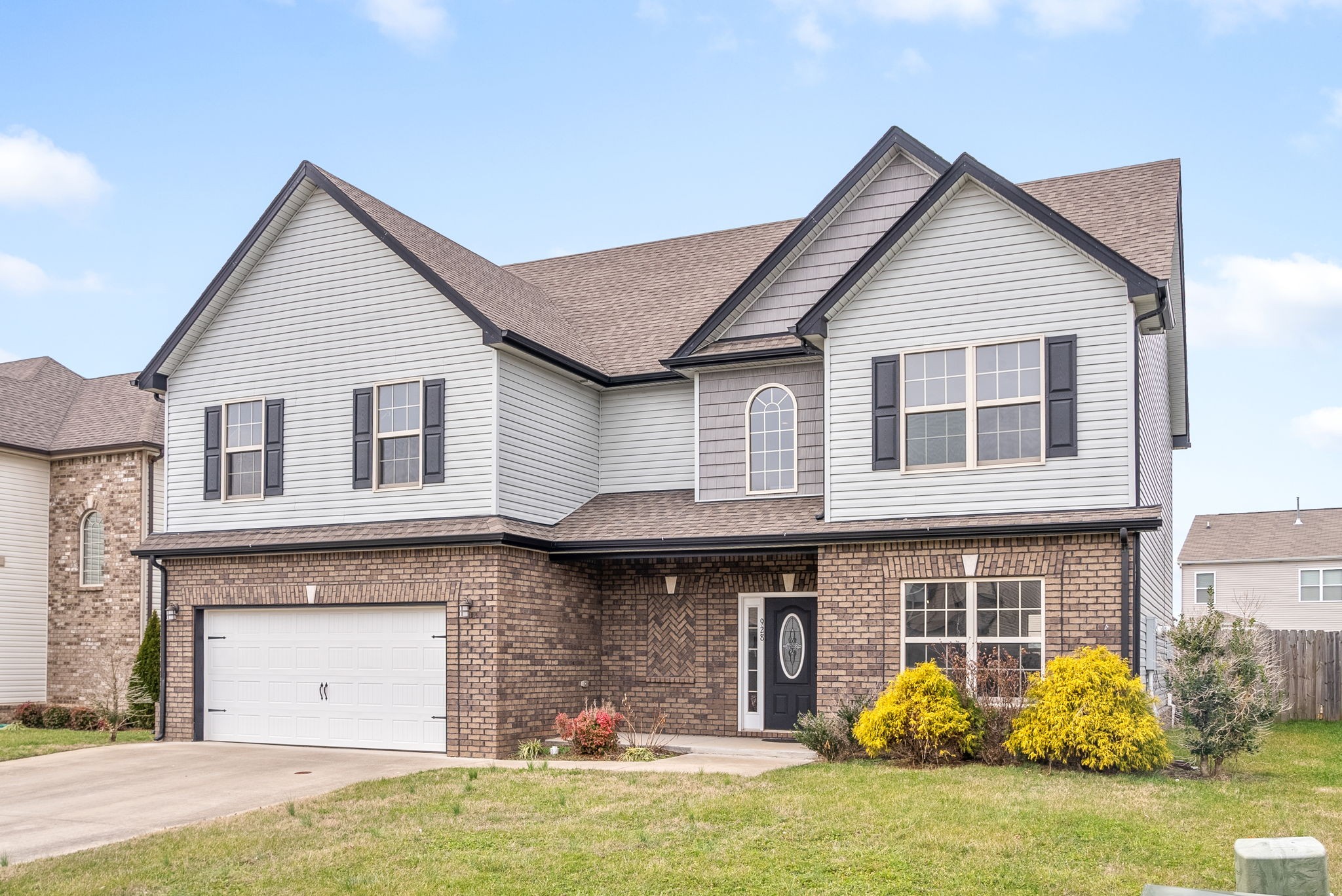Clarksville, Tennessee 37040, United States, 4 Bedrooms Bedrooms, ,3 BathroomsBathrooms,Residential,Active,90745
