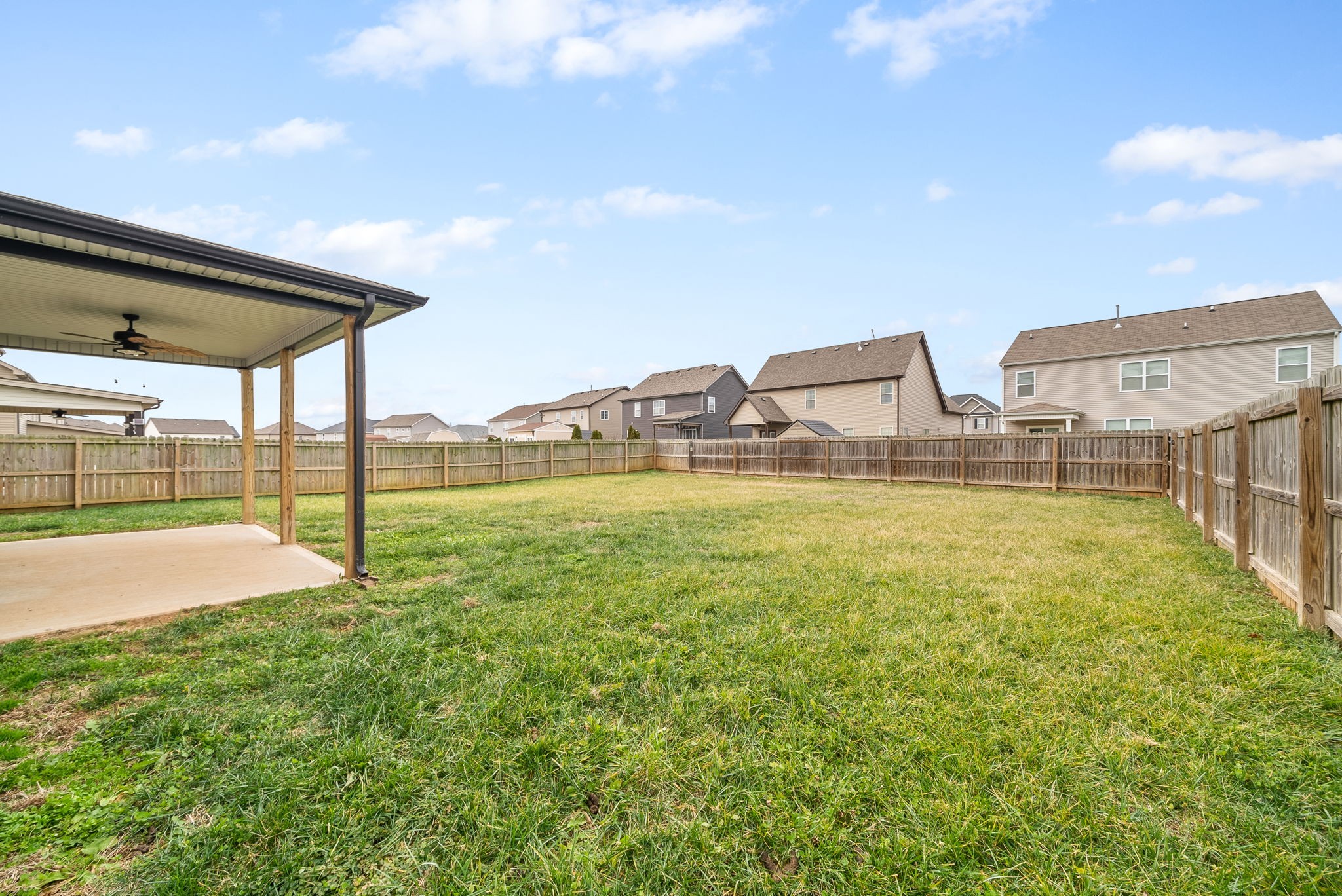 Clarksville, Tennessee 37040, United States, 4 Bedrooms Bedrooms, ,3 BathroomsBathrooms,Residential,Active,90745