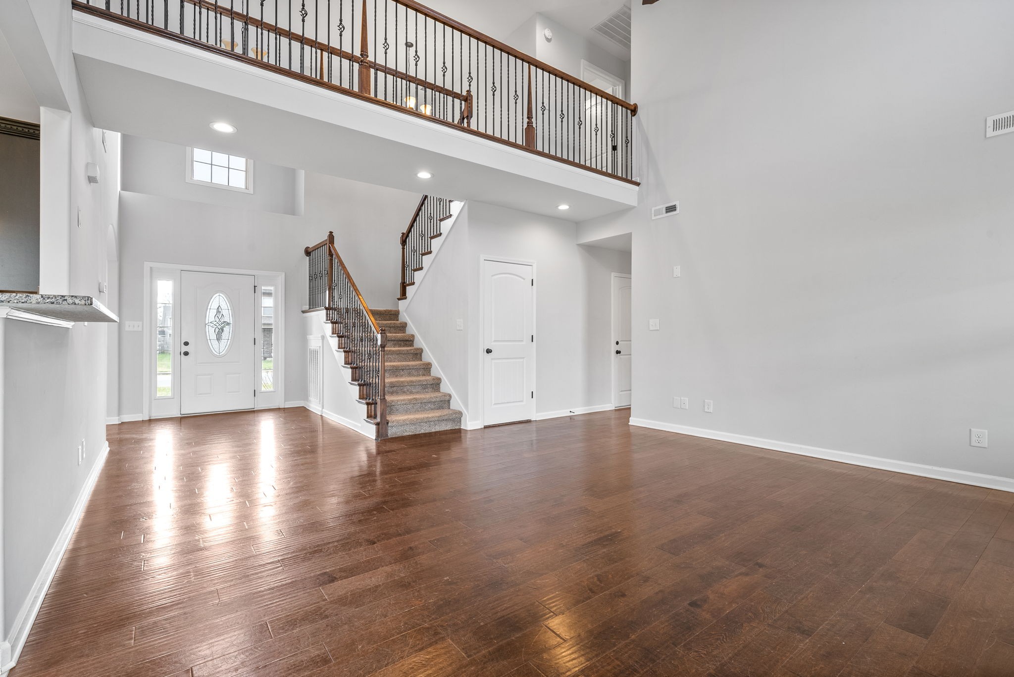Clarksville, Tennessee 37040, United States, 4 Bedrooms Bedrooms, ,3 BathroomsBathrooms,Residential,Active,90745