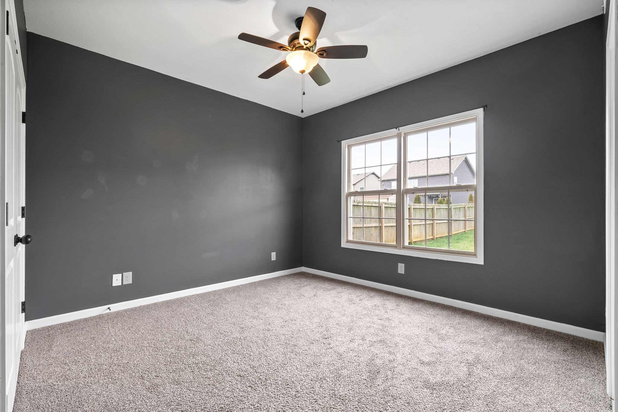 Clarksville, Tennessee 37040, United States, 4 Bedrooms Bedrooms, ,3 BathroomsBathrooms,Residential,Active,90745