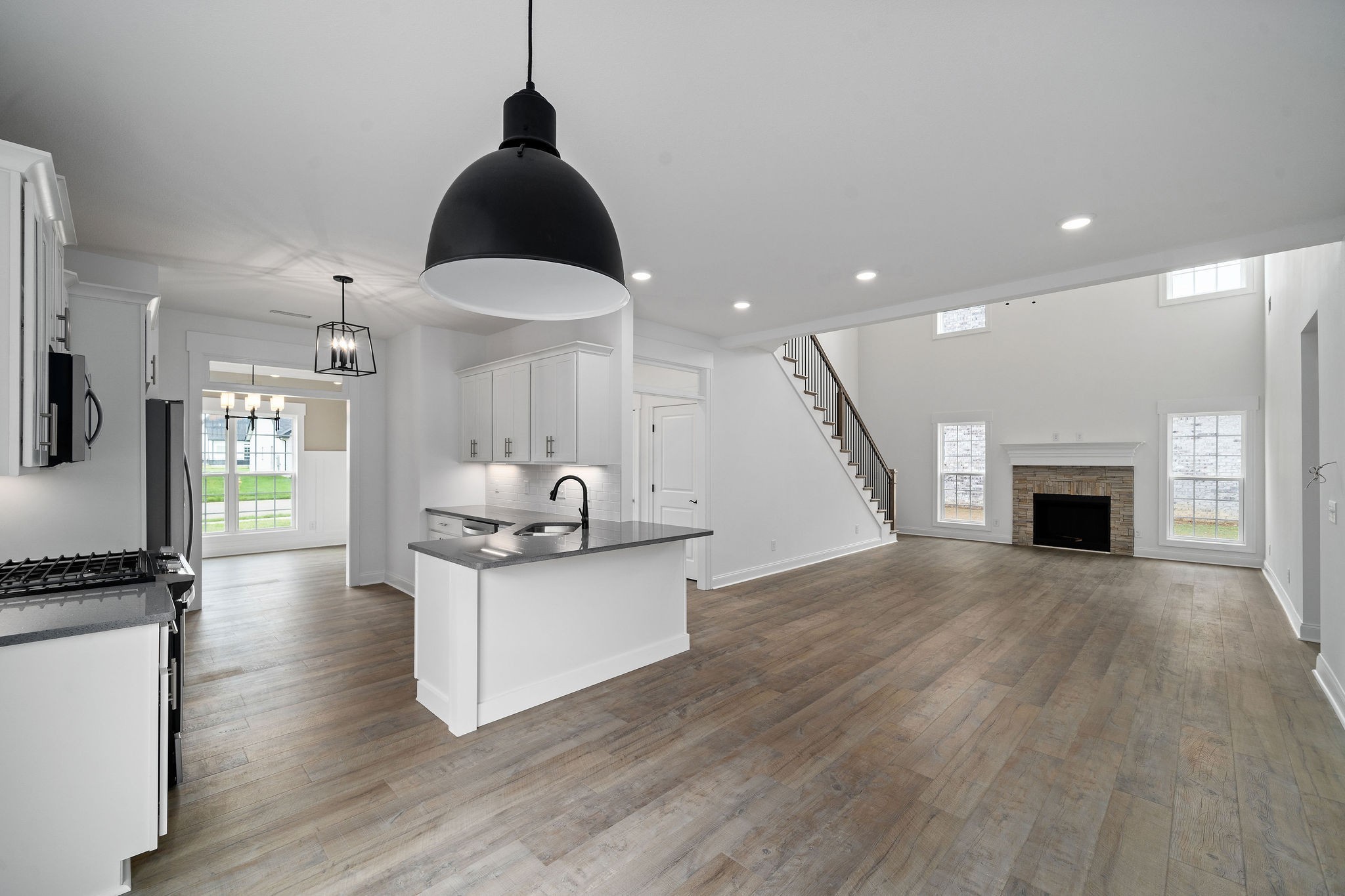 1253 Harmon Lane