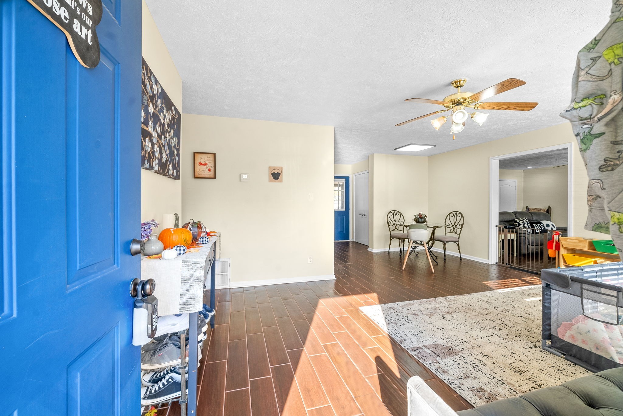 105 Redbud Dr