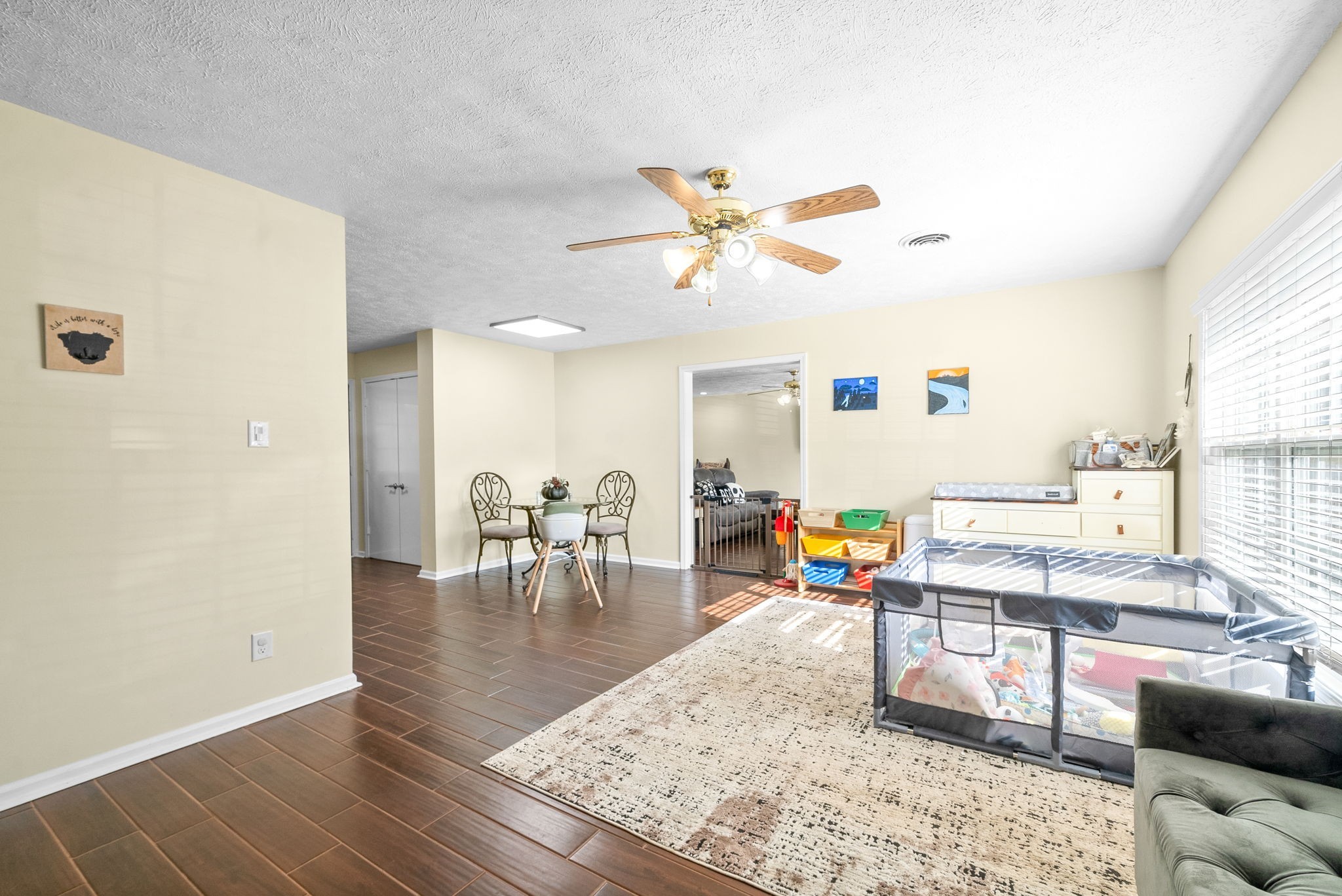 105 Redbud Dr