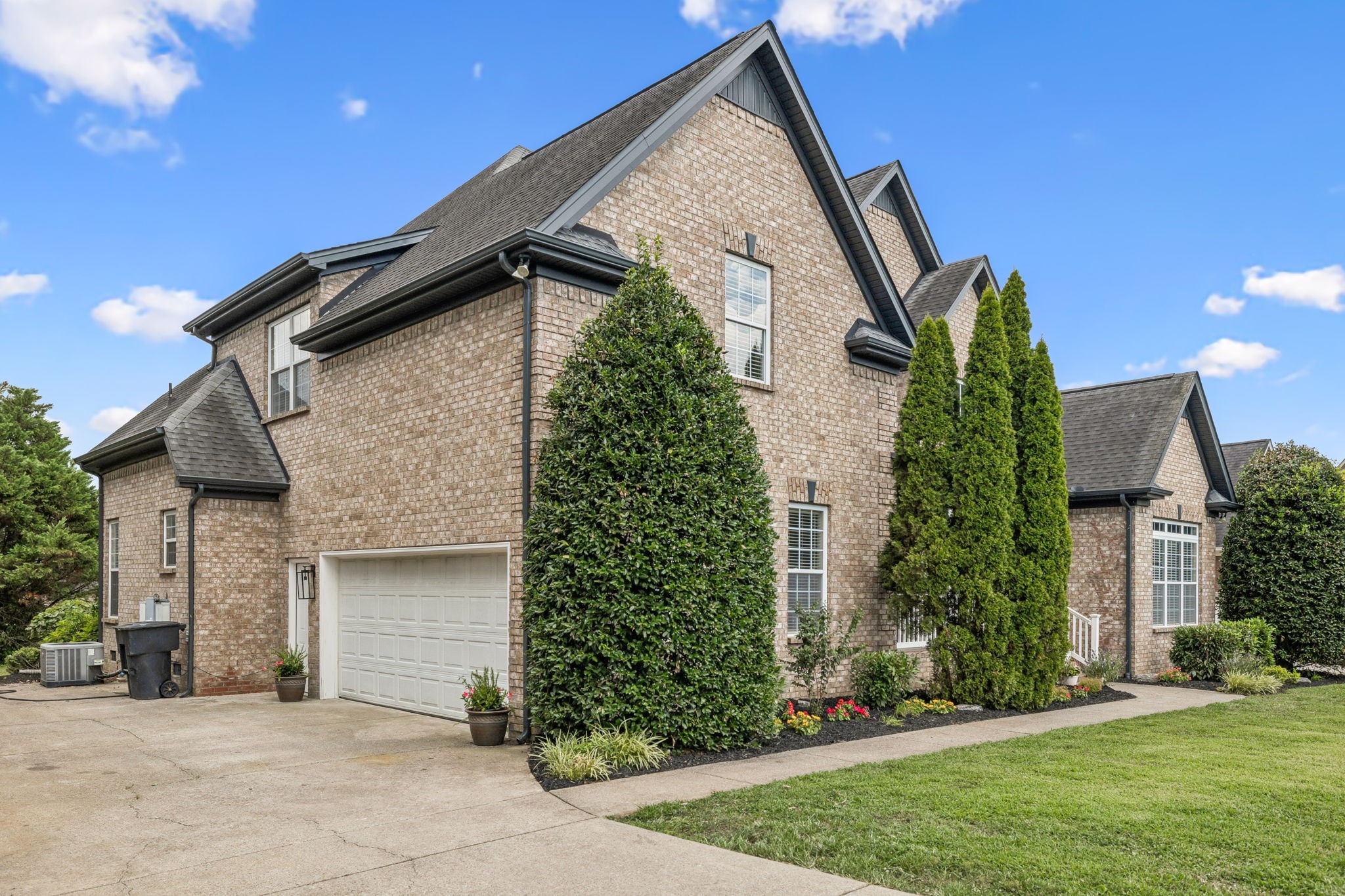 1316 Heather Pl