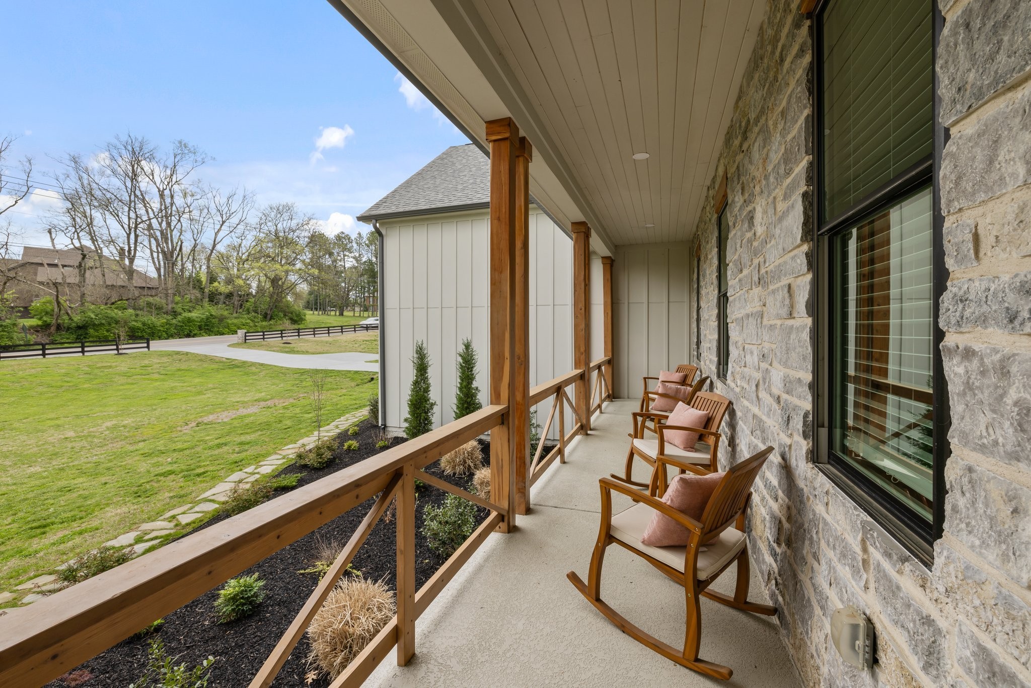 9409 Clovercroft Rd